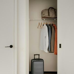 Studio Apartment King Bed City View