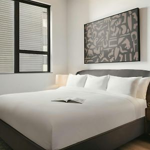Studio Apartment King Bed